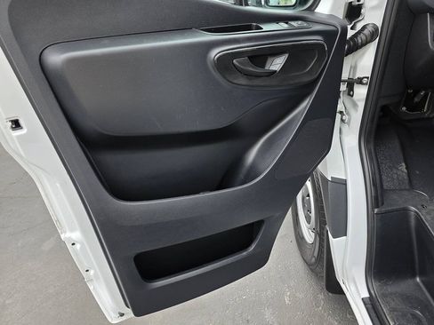 Used 2022 Mercedes-Benz Sprinter 2500 image 18