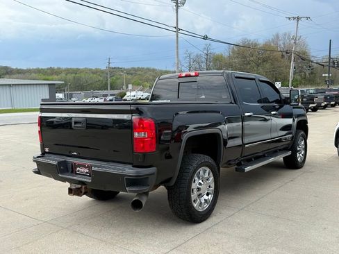 Used 2016 GMC Sierra 2500 Denali w/ Duramax Plus Package AWD/4WD image 18
