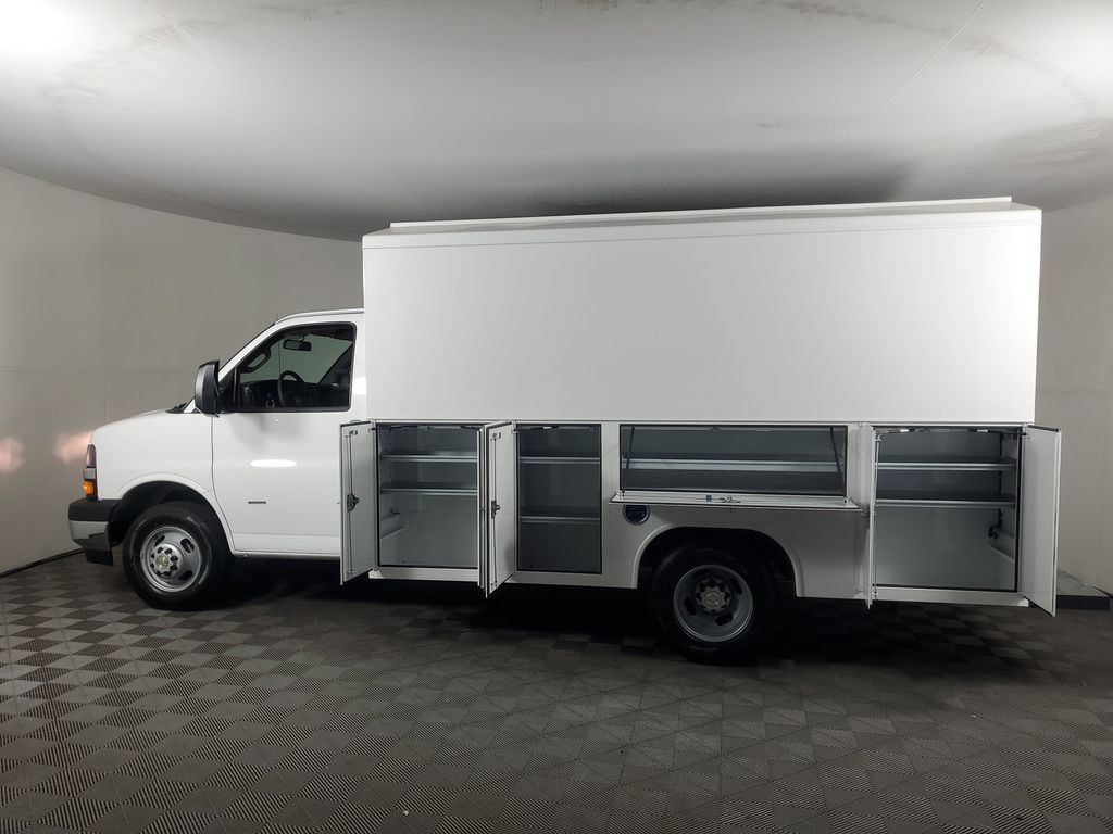 New 2026 Chevrolet Express 3500 w/ Power Convenience Package RWD image 7