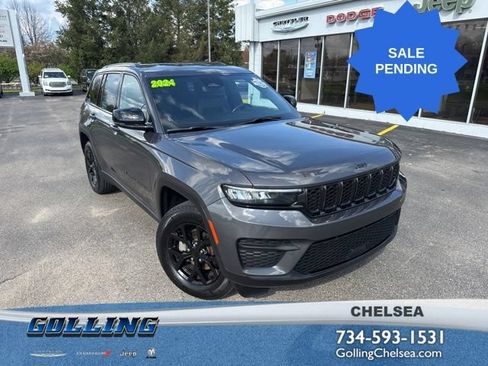 Certified 2024 Jeep Grand Cherokee Altitude AWD/4WD image 1