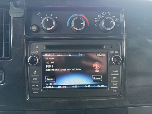 Used 2017 Chevrolet Express 2500 Extended image 30