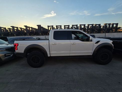 Used 2018 Ford F150 Raptor w/ Equipment Group 802A Luxury image 3