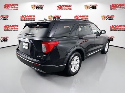 Used 2021 Ford Explorer XLT w/ Equipment Group 202A AWD/4WD image 14