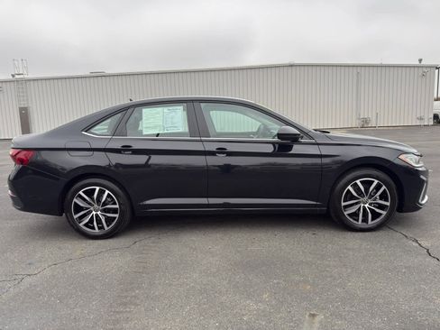 Used 2025 Volkswagen Jetta SE image 7