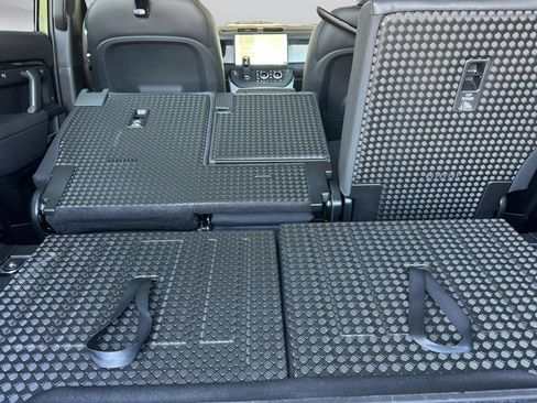 New 2026 Land Rover Defender 110 X-Dynamic SE AWD/4WD image 28