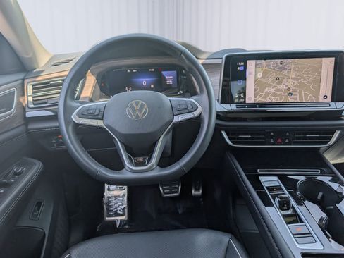 Used 2025 Volkswagen Atlas SEL Premium R-Line AWD/4WD image 22