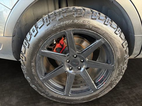 Used 2018 Ford Explorer XLT w/ Equipment Group 202A image 41