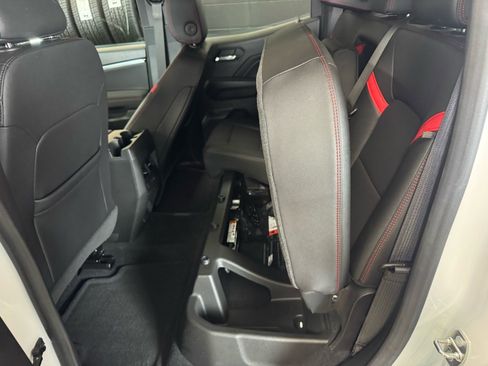 Used 2023 Chevrolet Colorado Z71 w/ Z71 Convenience Package 2 image 13