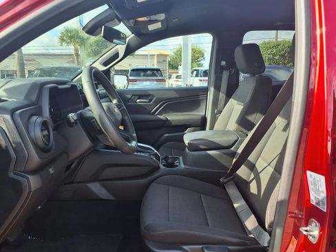Used 2025 Chevrolet Colorado W/T w/ WT Custom Package RWD image 17