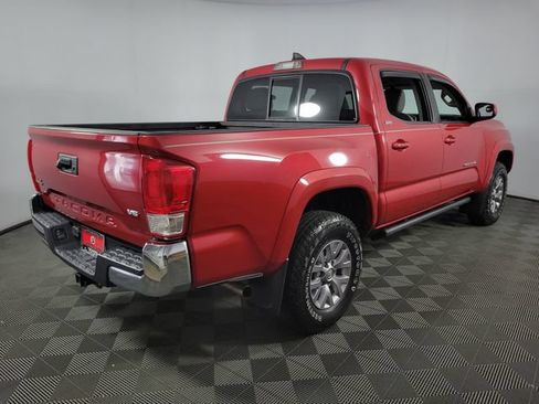 Used 2017 Toyota Tacoma SR5 w/ Tow Package AWD/4WD image 8