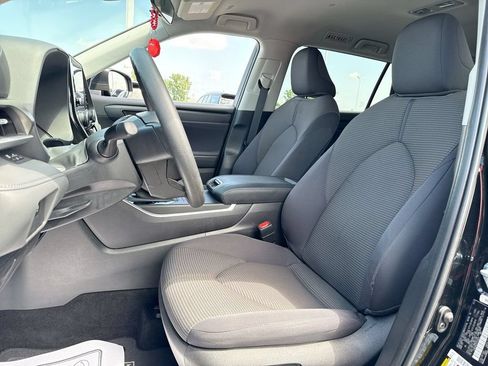 Used 2023 Toyota Highlander L FWD image 11