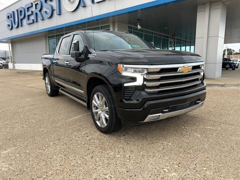 Used 2025 Chevrolet Silverado 1500 High Country w/ High Country Premium Package image 4