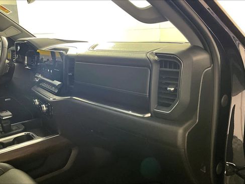 Used 2023 GMC Sierra 1500 SLT RWD image 18