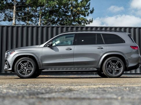 Used 2026 Mercedes-Benz GLS 450 4MATIC image 3