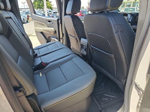 New 2026 Chevrolet Colorado ZR2 w/ Technology Package AWD/4WD image 11