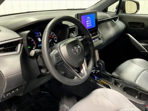 Used 2024 Toyota Corolla Cross AWD Hybrid w/ Moonroof Package image 14