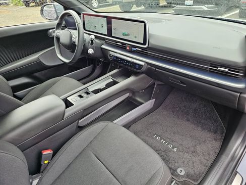 Used 2024 Hyundai Ioniq 6 SE RWD image 11