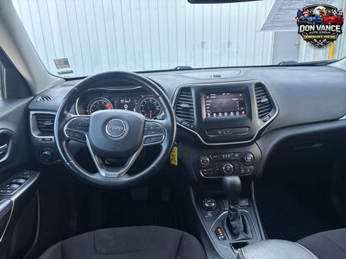 Used 2020 Jeep Cherokee Latitude w/ Cold Weather Group AWD/4WD image 13