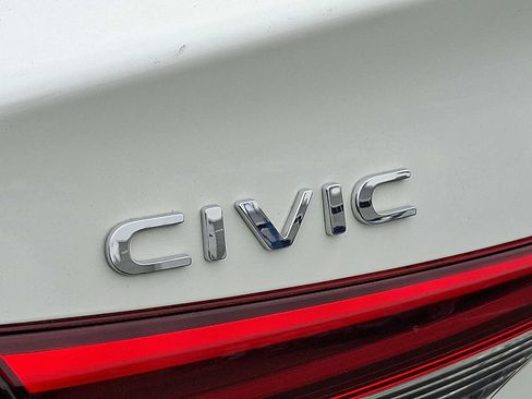 Used 2024 Honda Civic Touring image 31