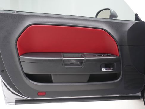 Used 2013 Dodge Challenger Rallye Redline image 12