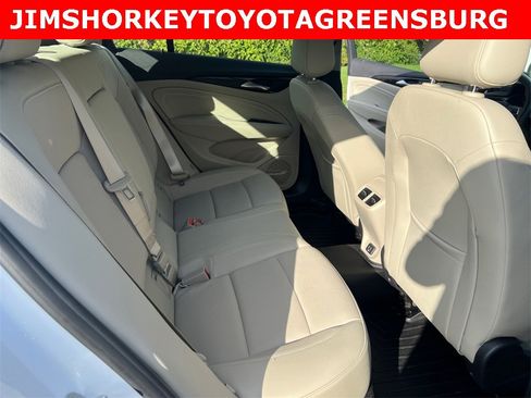 Used 2019 Buick Regal Essence w/ Driver Confidence Package I image 29