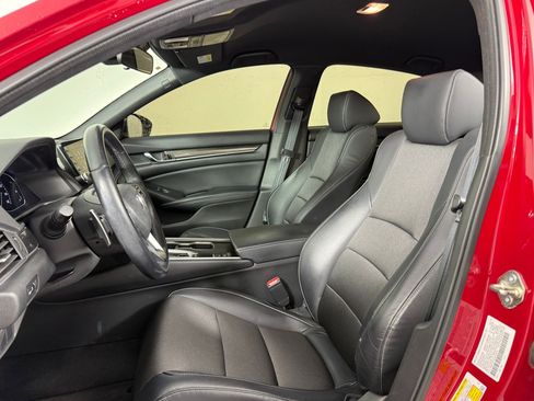 Used 2018 Honda Accord Sport image 5