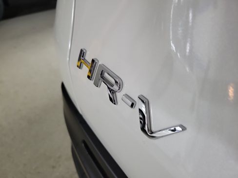 Certified 2025 Honda HR-V LX image 7