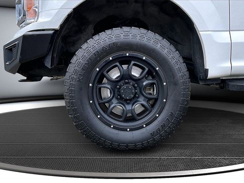 Used 2019 Ford F150 XLT w/ Trailer Tow Package image 32