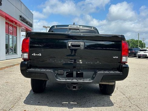 Used 2023 Toyota Tacoma SR AWD/4WD image 4
