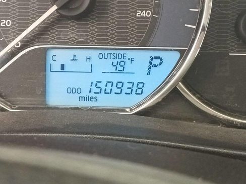 Used 2015 Toyota Corolla LE FWD image 2