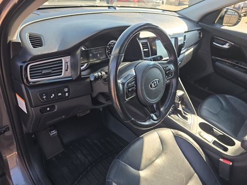 Used 2018 Kia Niro EX w/ EX Premium Package FWD image 10