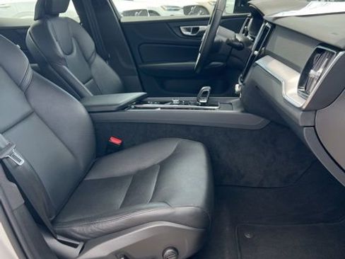 Used 2024 Volvo S60 B5 Core image 30