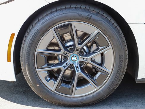Used 2023 BMW i4 eDrive40 w/ Premium Package RWD image 11