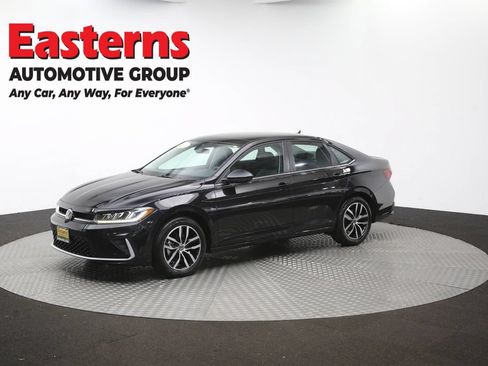 Used 2025 Volkswagen Jetta SE FWD image 57