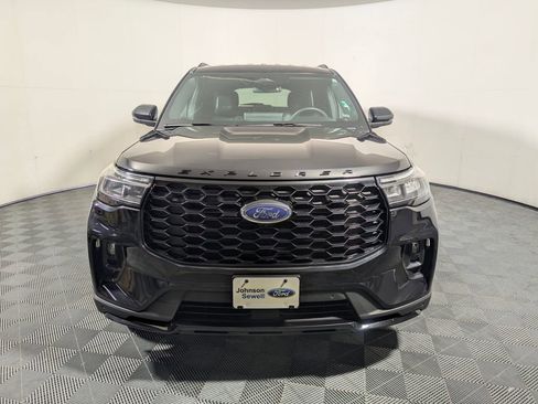 Certified 2025 Ford Explorer ST-Line image 3