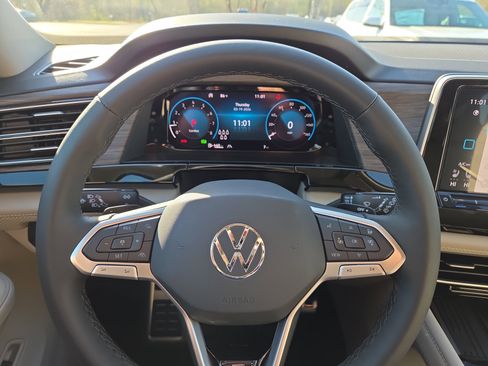 New 2026 Volkswagen Atlas SEL Premium R-Line AWD/4WD image 9