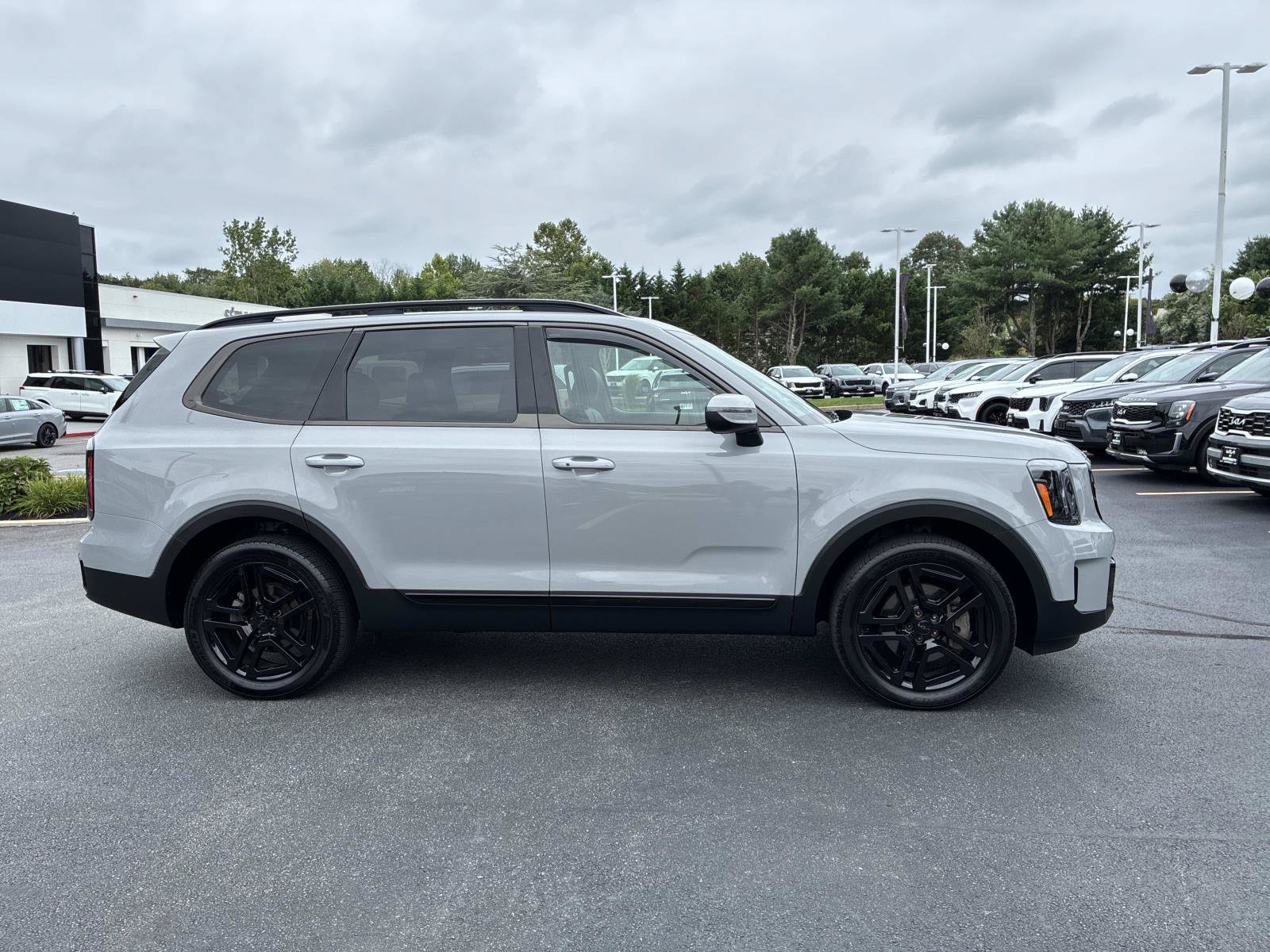 Used 2025 Kia Telluride EX X-Line AWD/4WD image 8