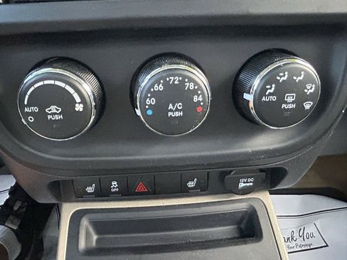 Used 2015 Jeep Patriot Limited w/ Sun/Sound Group AWD/4WD image 25