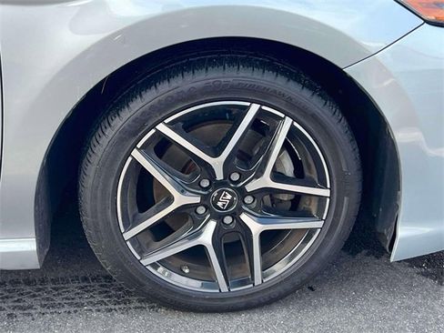 Used 2018 Toyota Camry XSE image 10