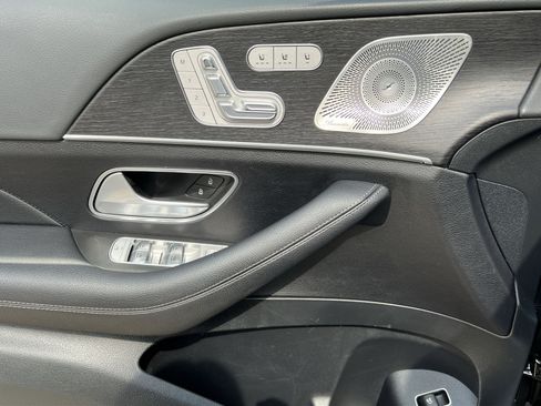 Used 2025 Mercedes-Benz GLS 450 4MATIC image 15