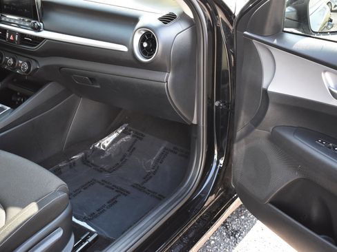 Used 2024 Kia Forte LXS image 15