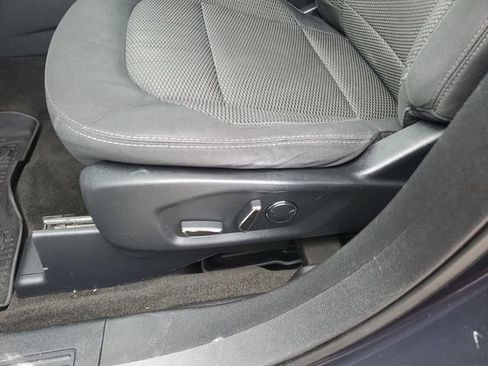 Used 2017 Ford Explorer XLT image 24