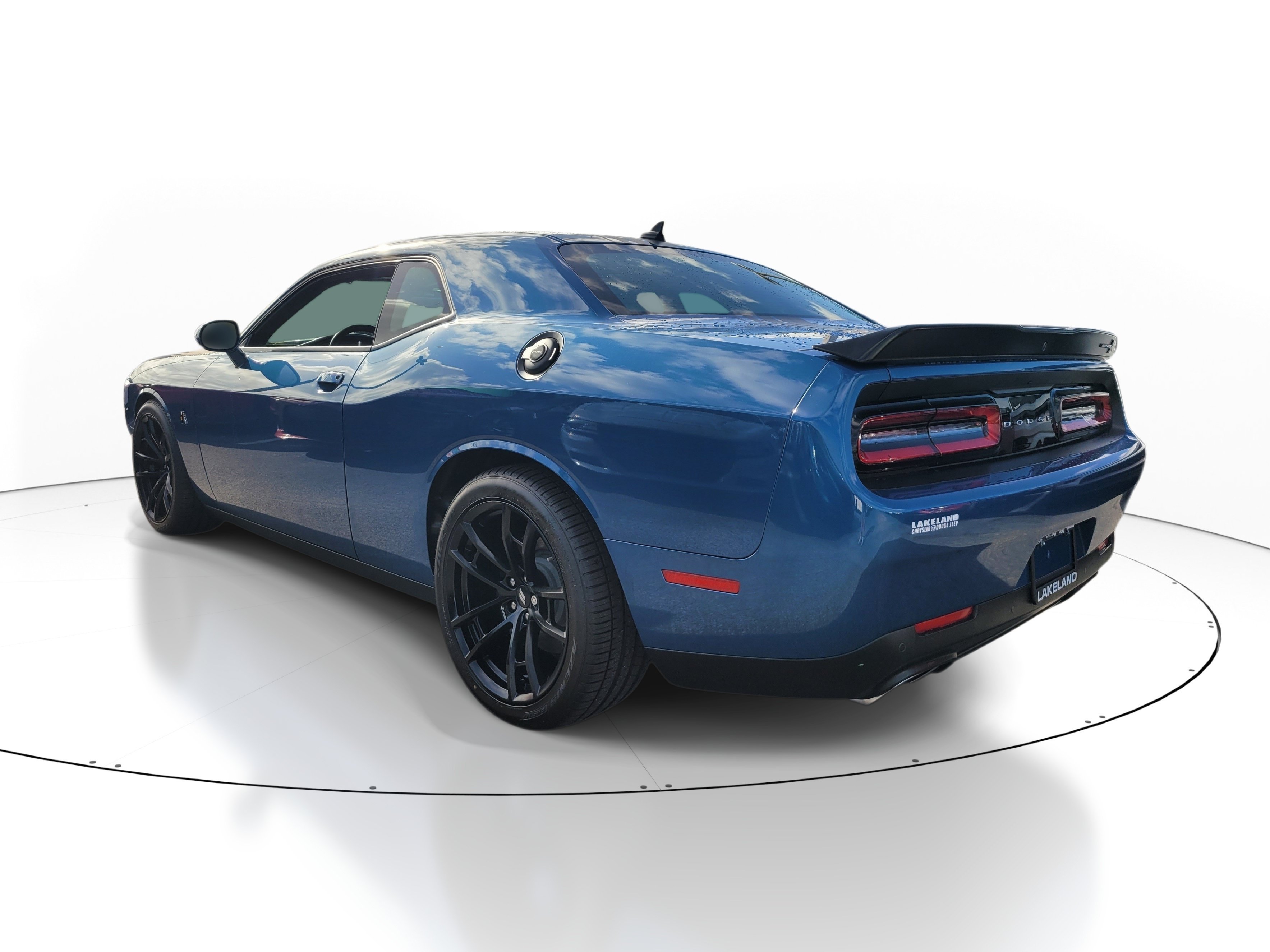 Used 2022 Dodge Challenger R/T Scat Pack w/ Shaker Package RWD image 6
