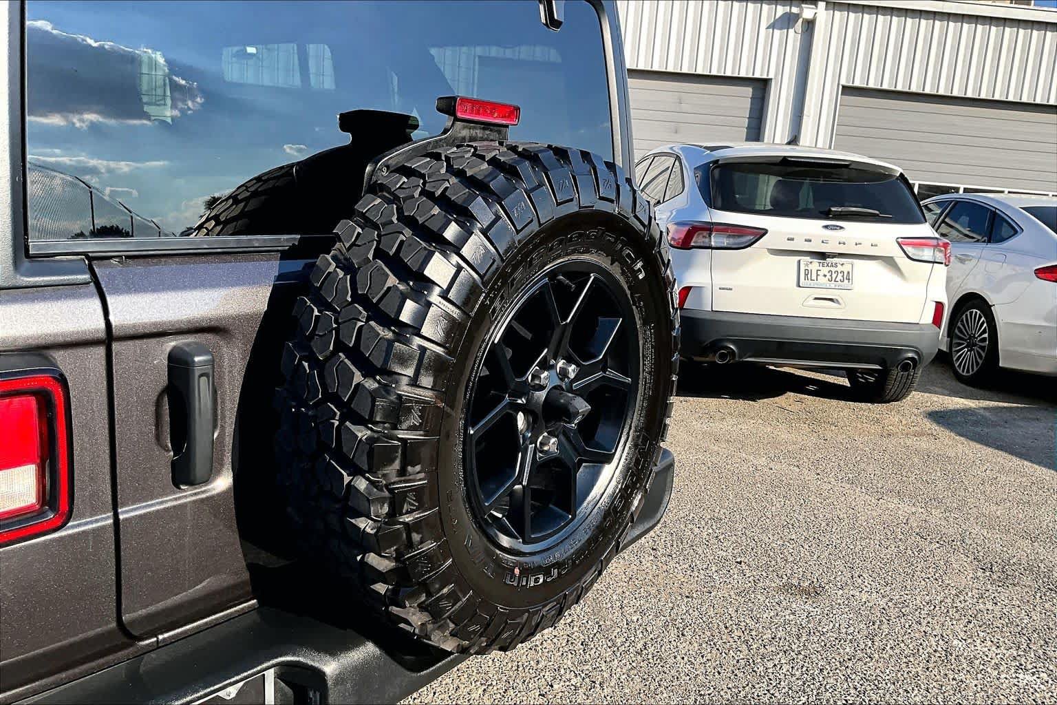 Used 2025 Jeep Wrangler Unlimited Sport AWD/4WD image 31