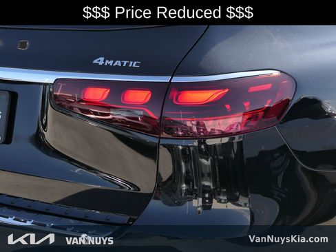 Used 2024 Mercedes-Benz GLS 580 4MATIC image 3