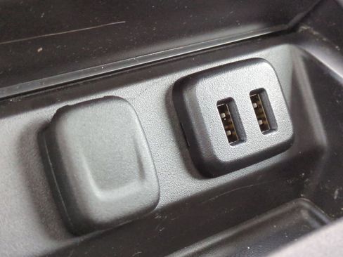 Used 2016 Chevrolet Suburban LTZ image 32