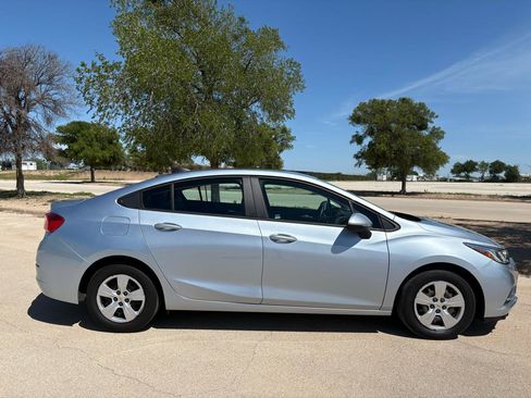 Used 2017 Chevrolet Cruze LS FWD image 45