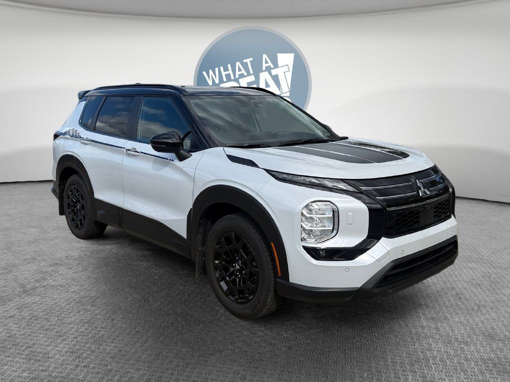 Used 2026 Mitsubishi Outlander AWD image 1