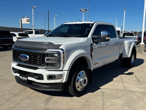Used 2024 Ford F450 Platinum w/ FX4 Off-Road Package image 9