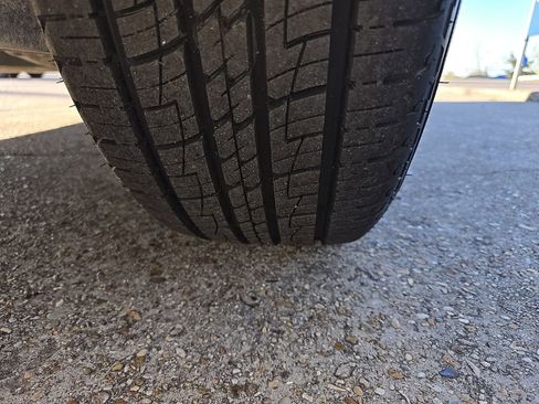 Used 2023 Toyota Highlander Limited image 45